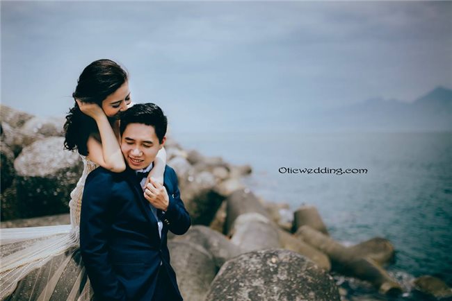 Album hình cưới nơi ghi lại cảm xúc thăng hoa, phút giây hạnh phúc nhất của đôi uyên ưương..