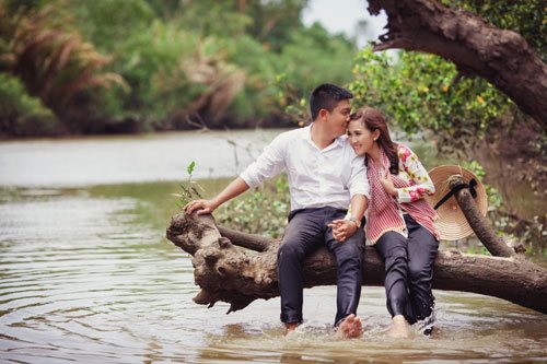 Album hình cưới nơi ghi lại cảm xúc thăng hoa, phút giây hạnh phúc nhất của đôi uyên ưương..