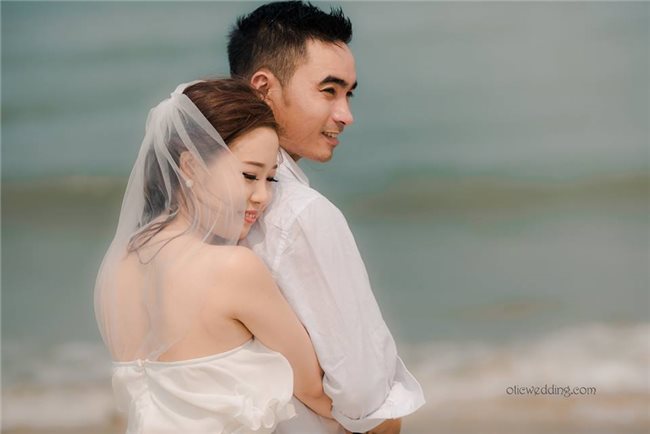 Album hình cưới nơi ghi lại cảm xúc thăng hoa, phút giây hạnh phúc nhất của đôi uyên ưương..
